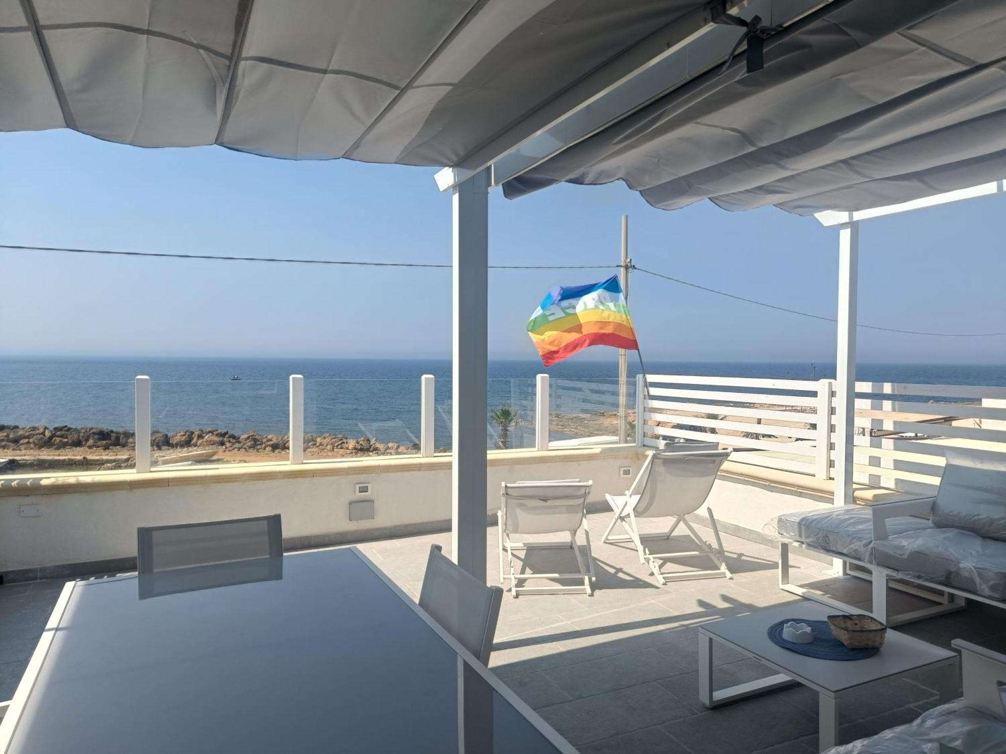 Divino Appartamenti Vista Mare Petrosino Exteriér fotografie